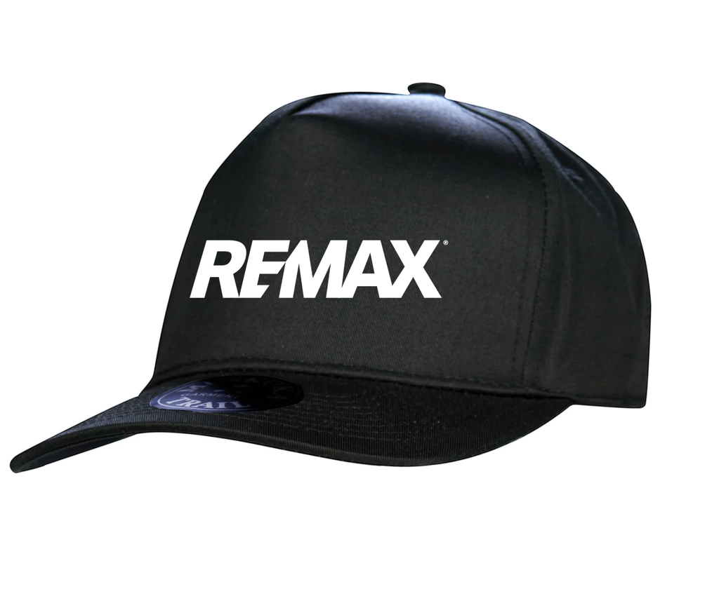 Black cap with REMAX logo on a white background