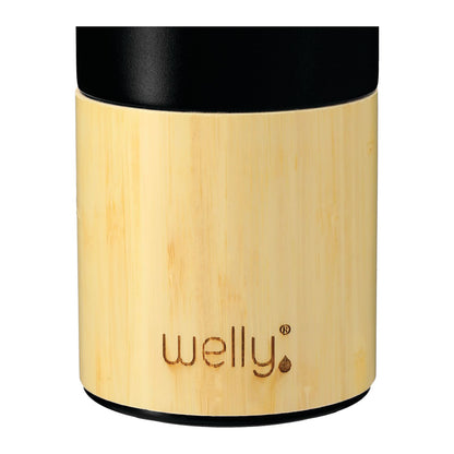 Bamboo container with black lid on a white background, featuring the brand 'welly'.